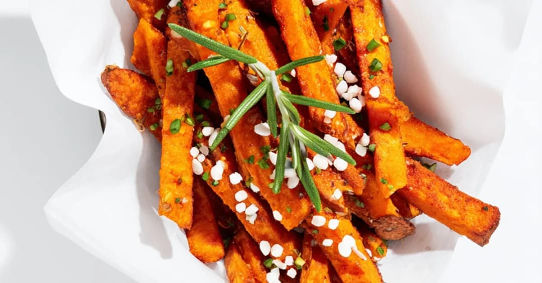 Ile smażyć frytki z batatów, aby były idealnie chrupiące?