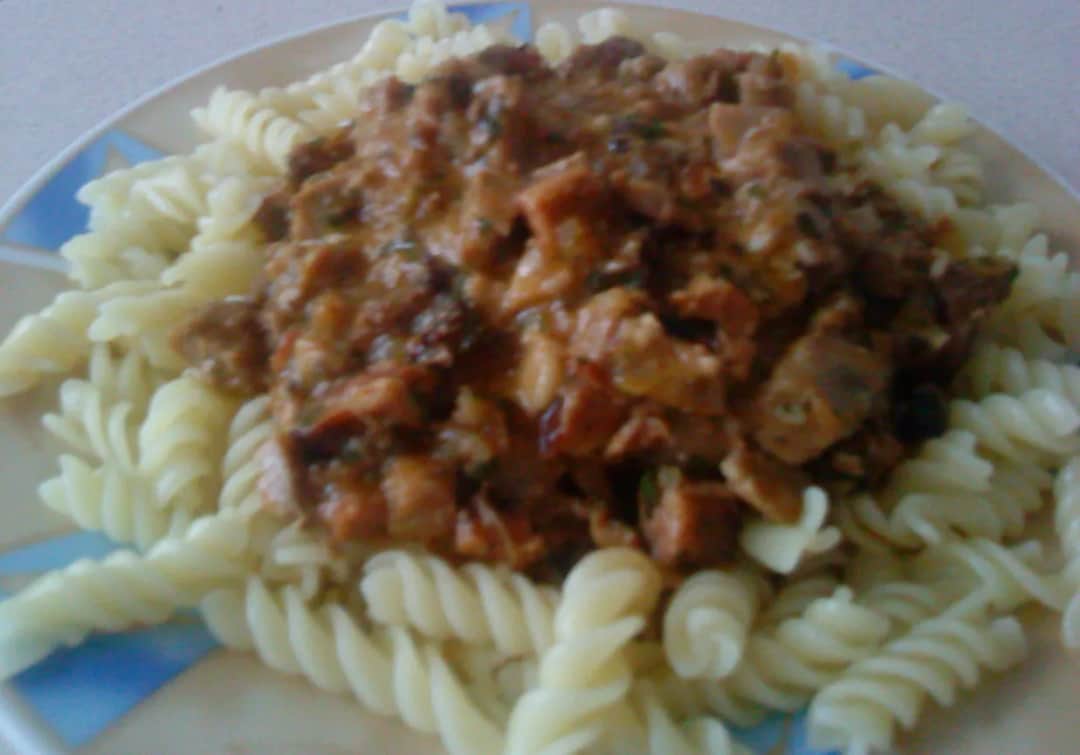 Jaki makaron do gulaszu? Odkryj najlepsze opcje dla smaku