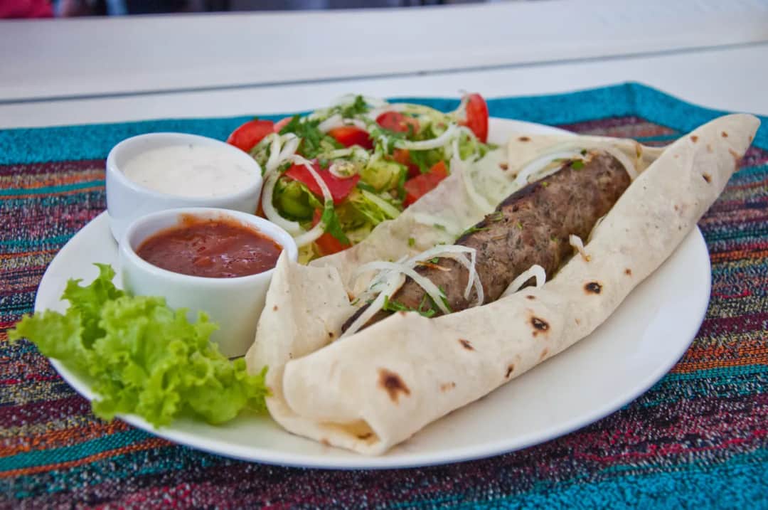 Gdzie jest kebab? Odkryj najlepsze lokale w Polsce i ich smaki