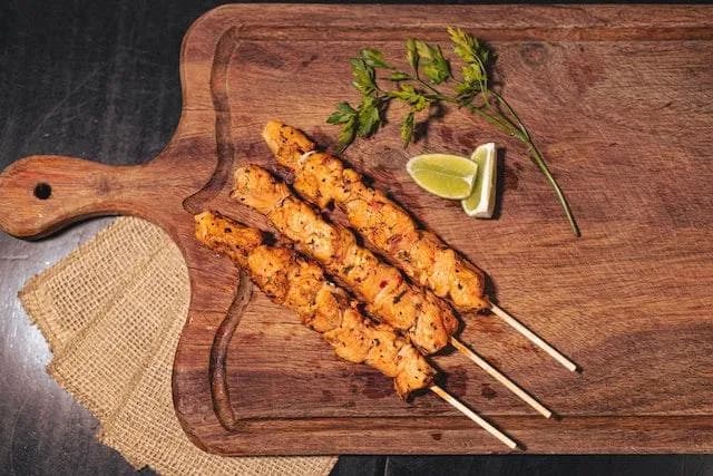 Ile kcal ma kebab z kurczakiem? Zaskakujące różnice w kaloriach